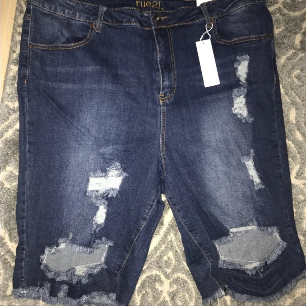 🚫SOLD plus Size Capri pants